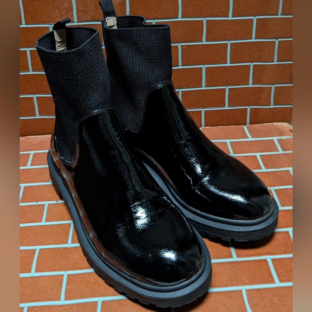 JOURNEE COLLECTION Womens Black Lug Sole Sabriel Round Toe Booties (New)